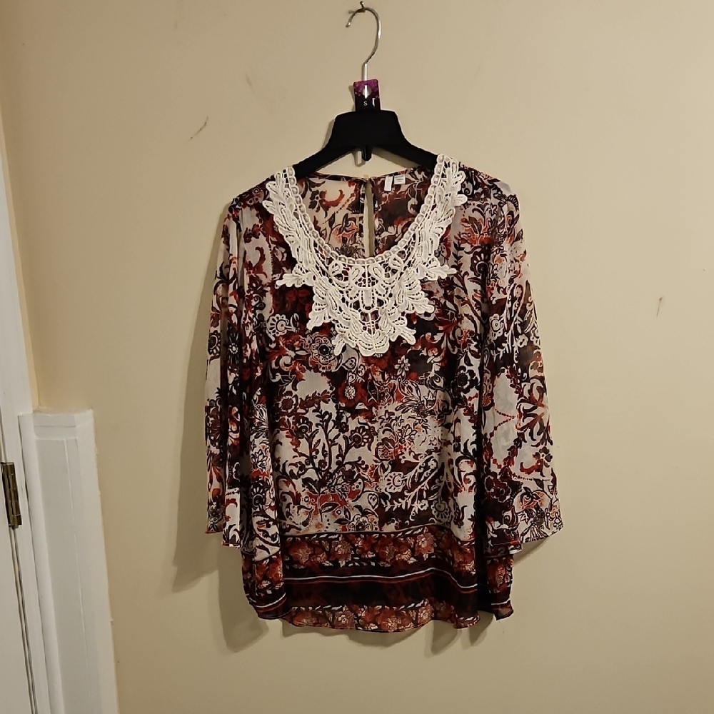C Est 1946 Floral Paisley Print Semi Sheer Blouse. In EUC